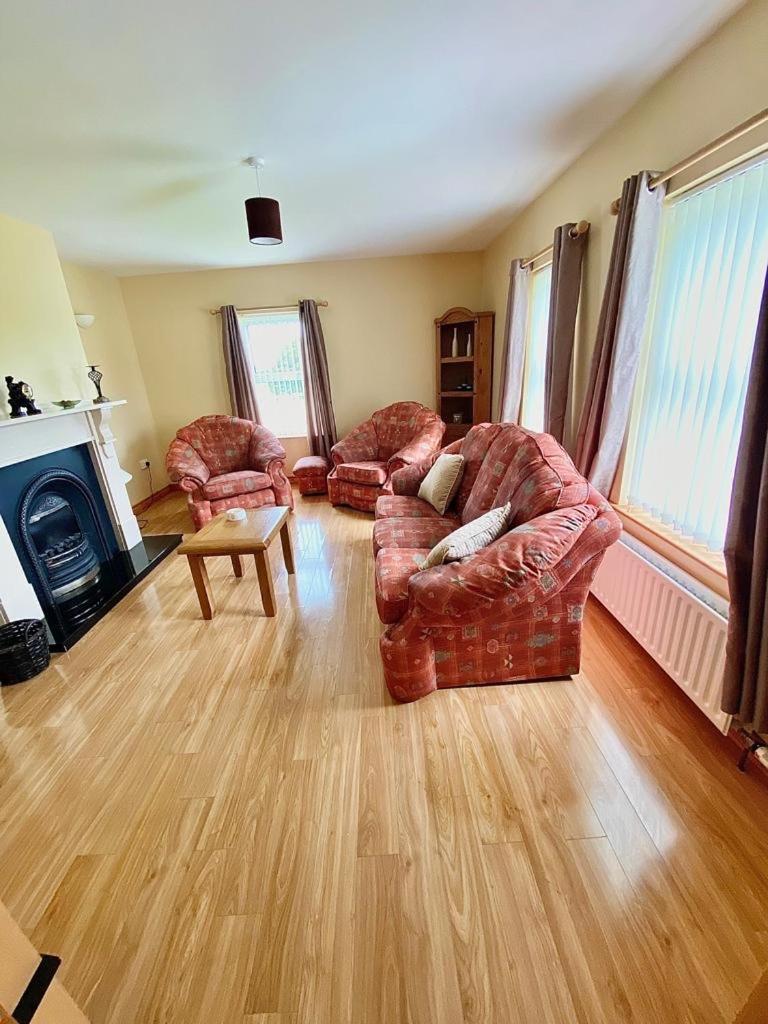 Quiet Farm Cottage Enniskillen Fermanagh מראה חיצוני תמונה
